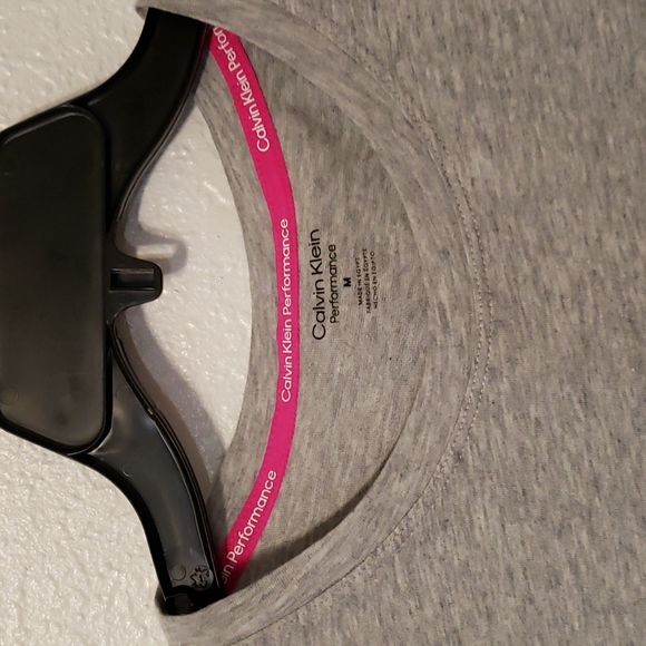 Calvin Klein Performance tee - Picture 4 of 5